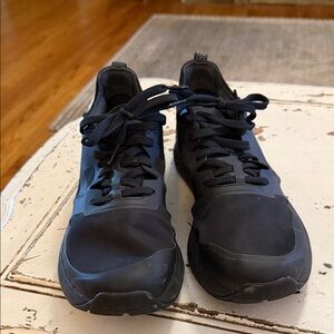 MEN'S ROUGH RUNNER - BLACK